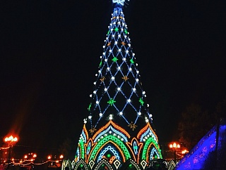 Световое оформление главной новогодней елки Иркутска